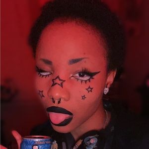 Meet your Posher, Malia